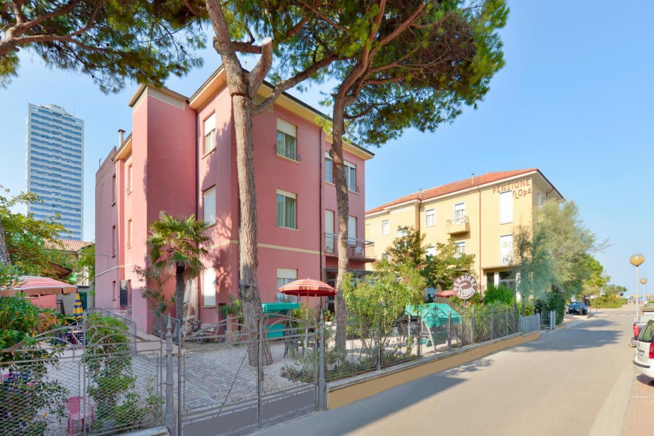 Hotel Flora Capri Cesenatico Exteriör bild
